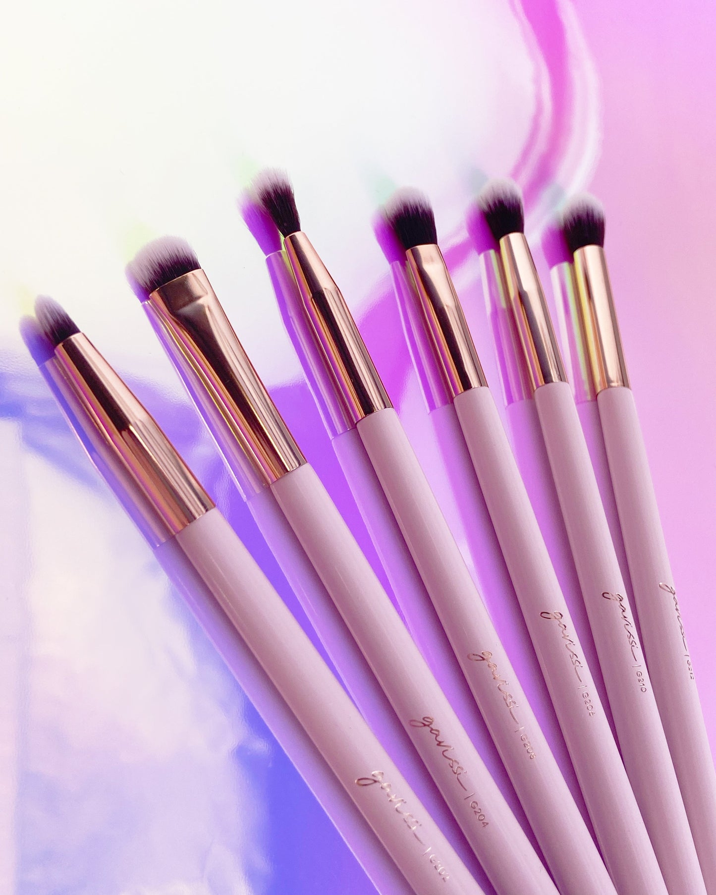 Gavissi Beauty - G204 SMALL OVAL SHADER BRUSH
